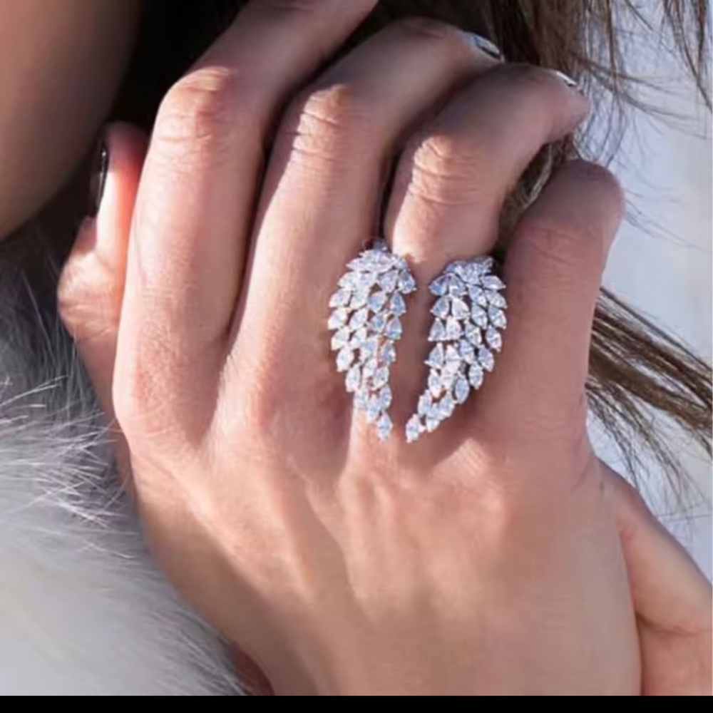 Angel Wings Crystal Cluster Statement Ring - Silver Adjustable 6-9